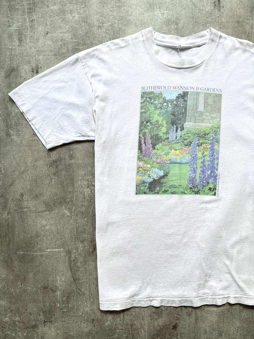 Vintage 1990's Blithewold Mansion Anne Kilham Art Single Stitch Graphic Tee.