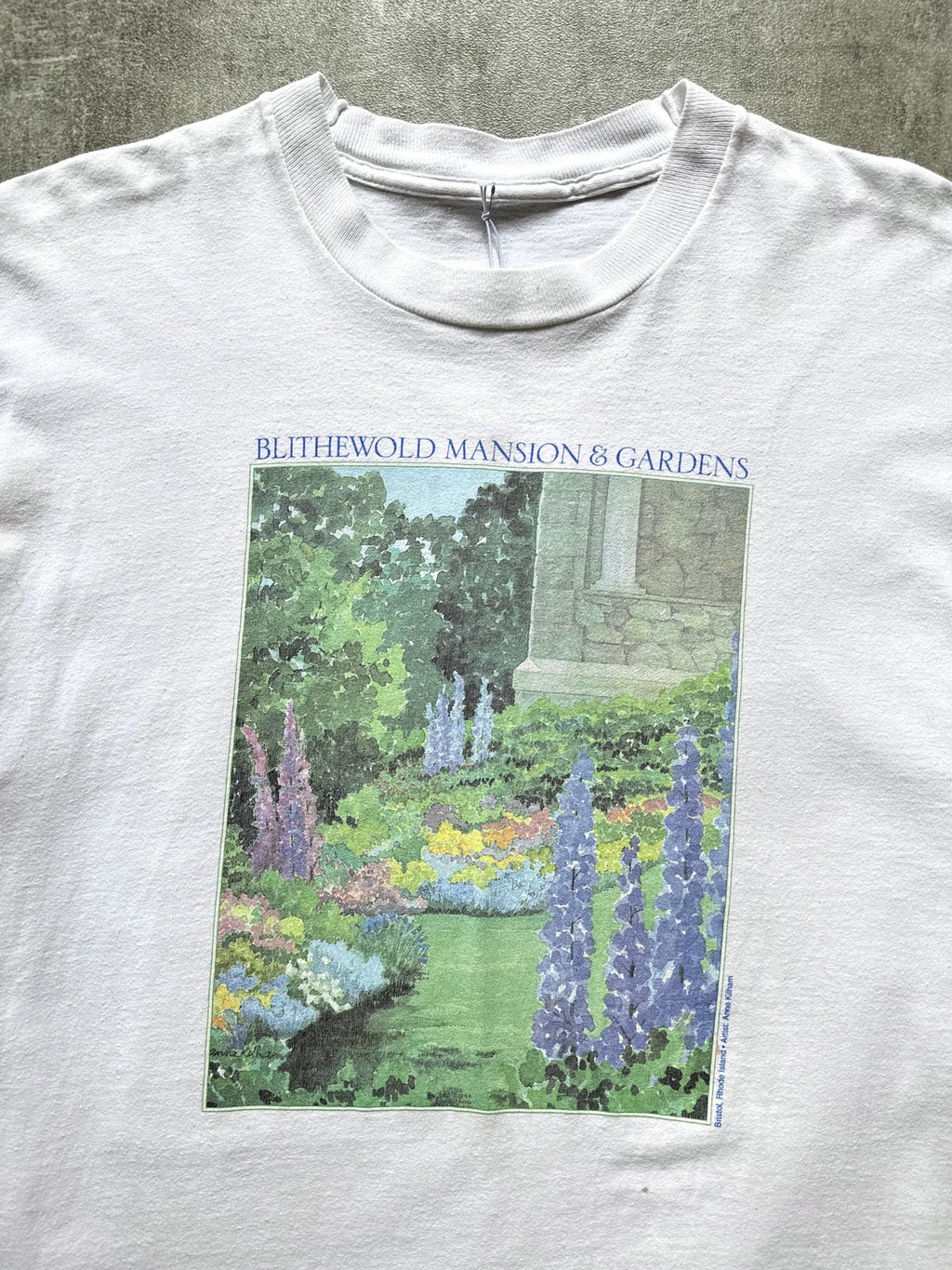 Vintage 1990's Blithewold Mansion Anne Kilham Art Single Stitch Graphic Tee.