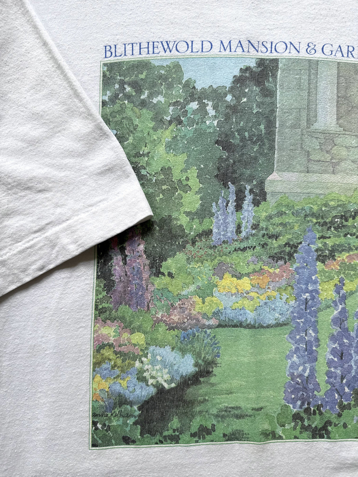 Vintage 1990's Blithewold Mansion Anne Kilham Art Single Stitch Graphic Tee.