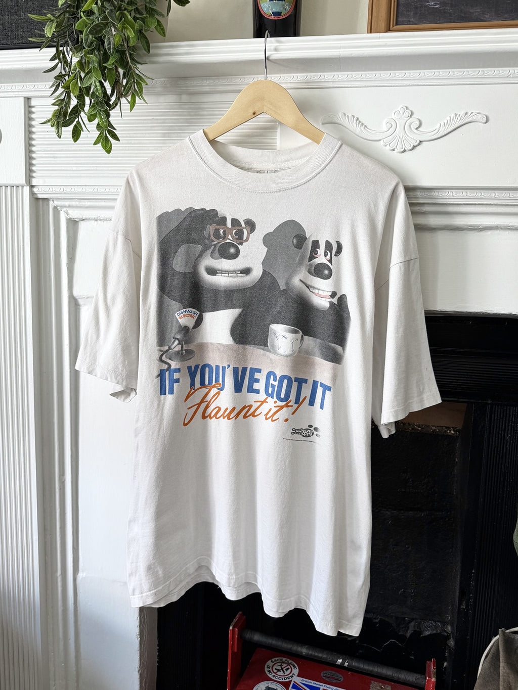 Vintage 1990’s Ardman Animations Creature Comforts Slogan Promo Graphic Tee.