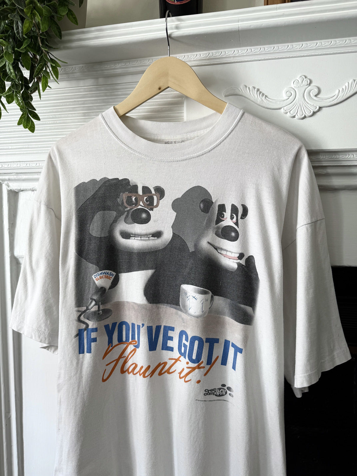 Vintage 1990’s Ardman Animations Creature Comforts Slogan Promo Graphic Tee.