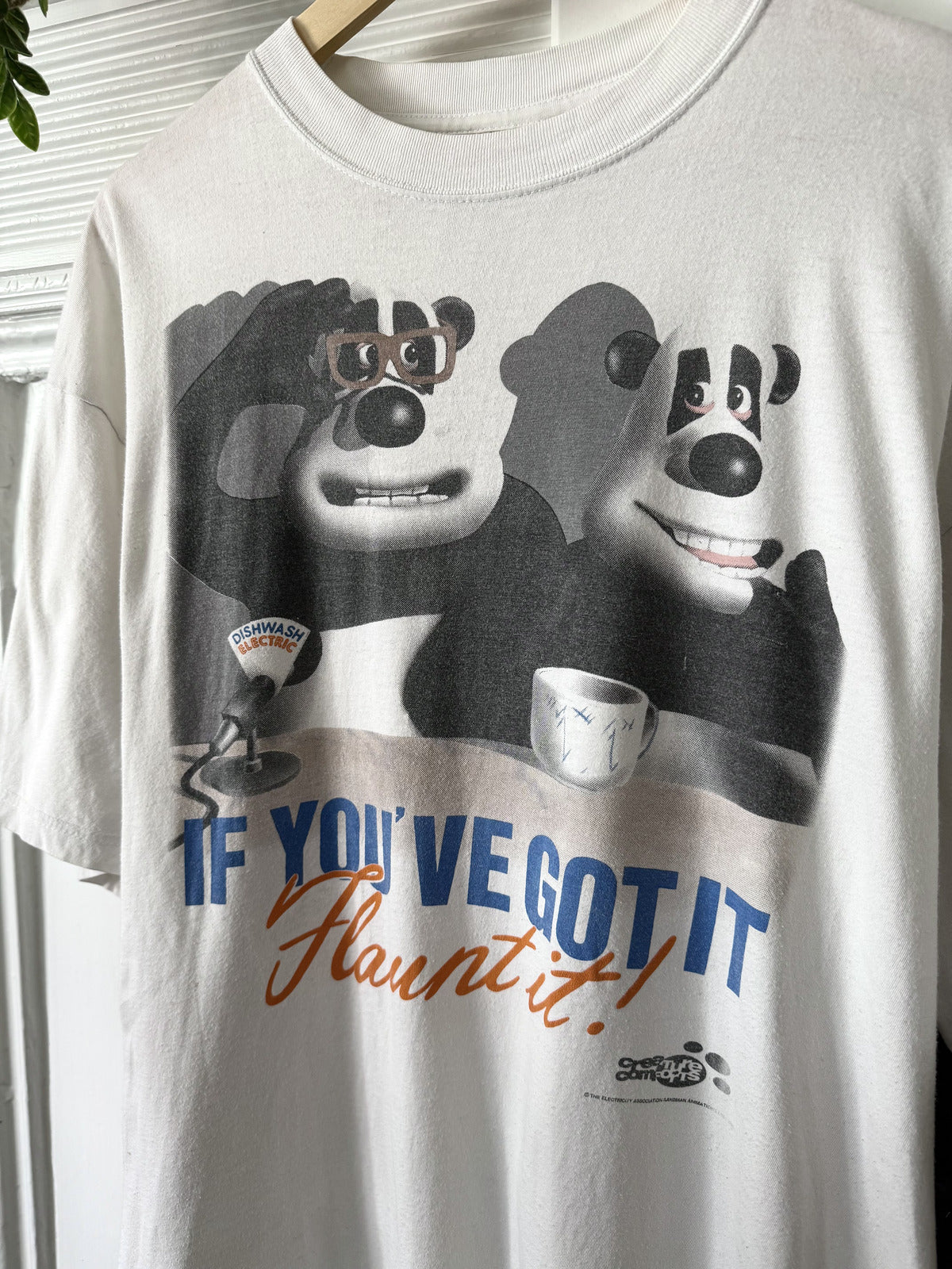 Vintage 1990’s Ardman Animations Creature Comforts Slogan Promo Graphic Tee.