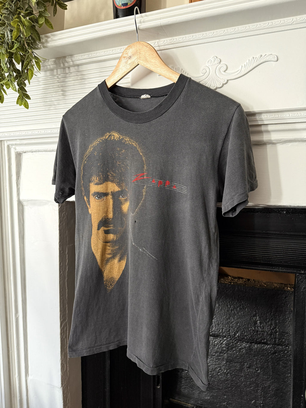 Vintage 1970's Frank Zappa Distressed & Faded Music Single Stitch Graphic Tee.