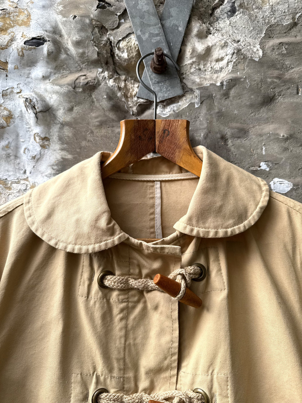 Gloverall Made in England Millerain Canvas Scalloped Collar Cropped Duffle Jacket.